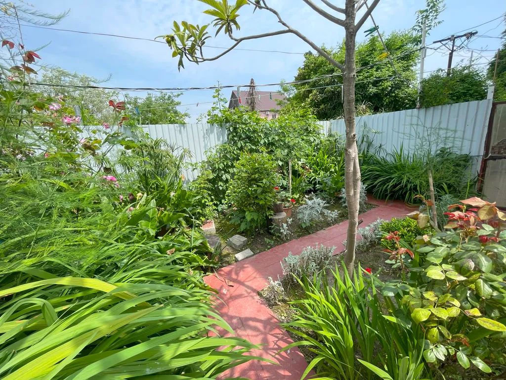 Комната под ключ на первом этаже с кондиционером