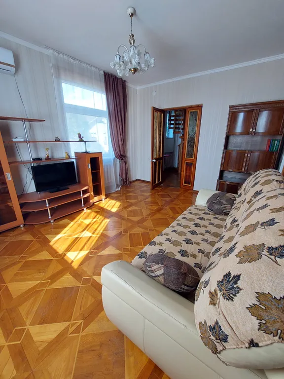 Коттедж Большой дом в центре города — Геленджик