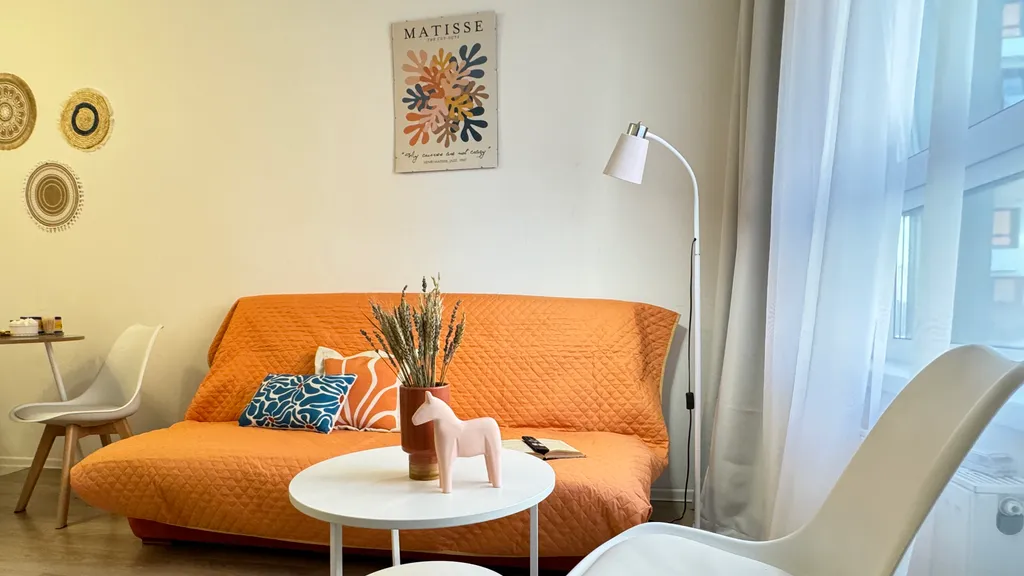 Интеллигентная квартира рядом с Цыба