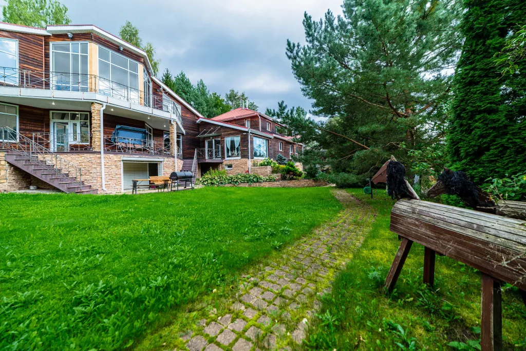 Дом в Красногорске с бассейном и сауной
