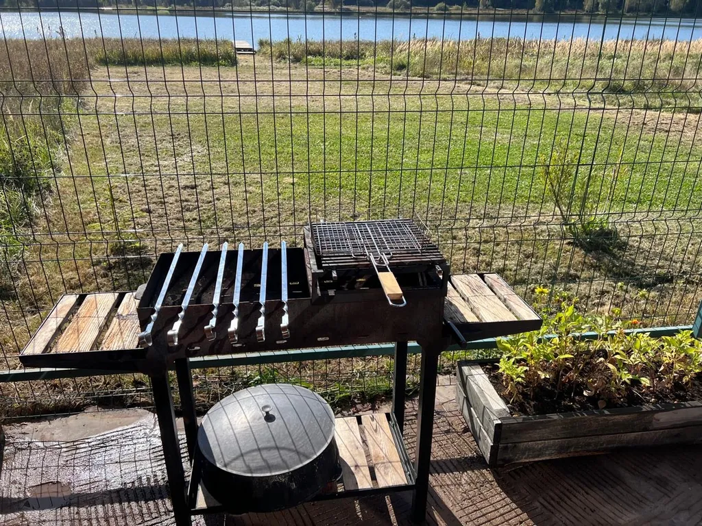 Дом с баней на берегу озера