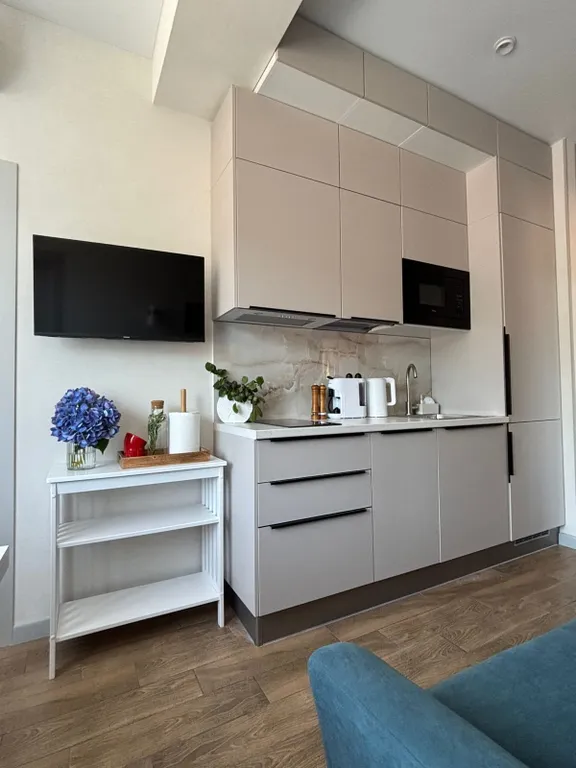 Квартира Двухкомнатная квартира с дизайнерским ремонтом — Адлер