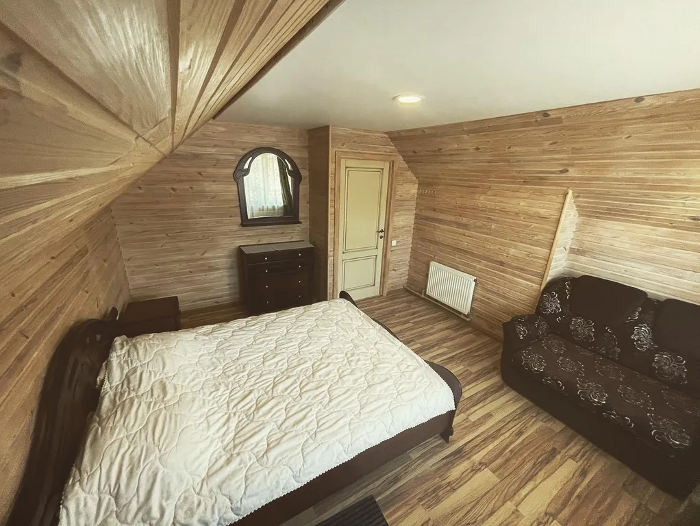 Дом на берегу озера Нарочь