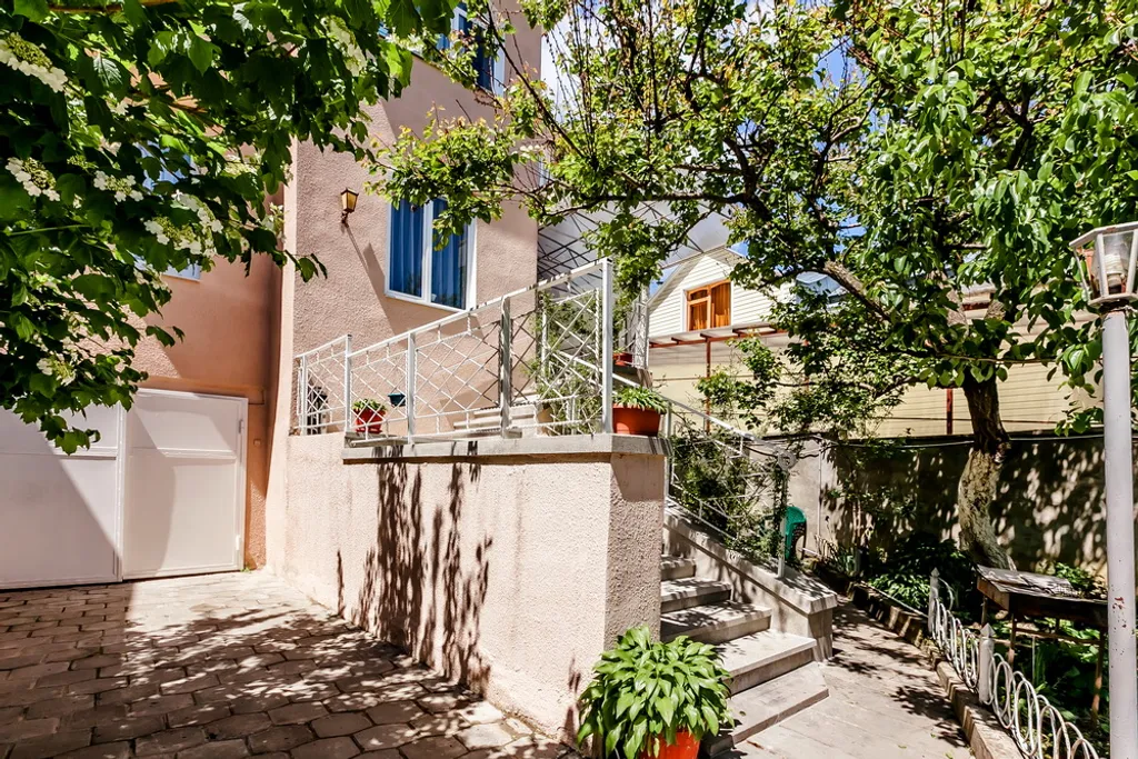 6-комнатный Дом