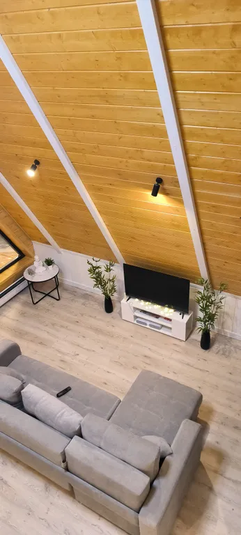 Современный дом в сосновом лесу в 30 минутах от аэропорта