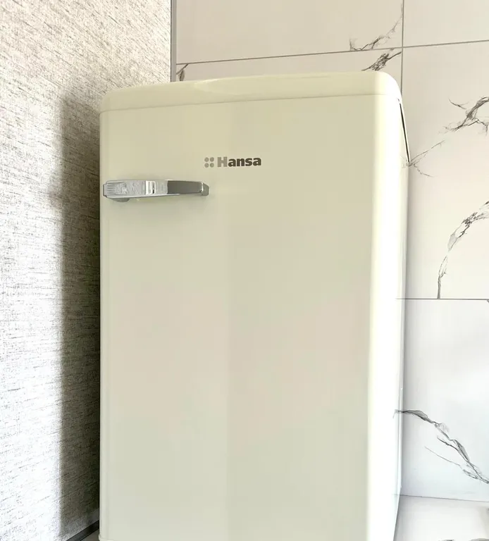 Стильный белоснежный апартамент в центре города, бесконтактный заезд