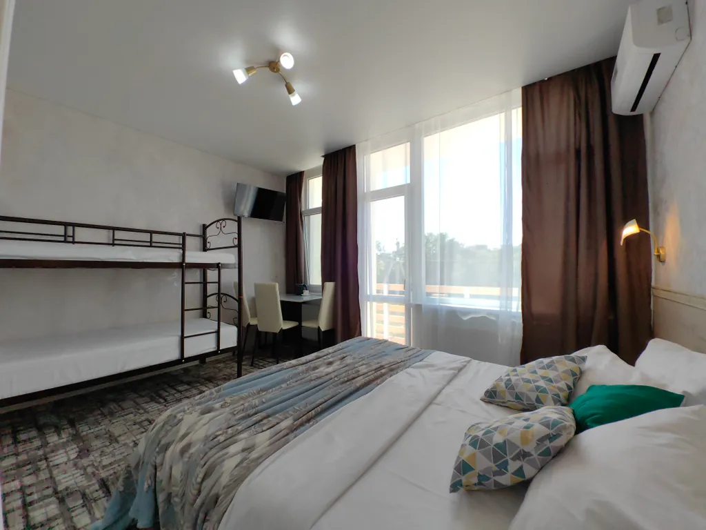 Квартира Квартира Студия с отоплением, кухней, стиралкой, балконом, парковкой, беседкой — Судак