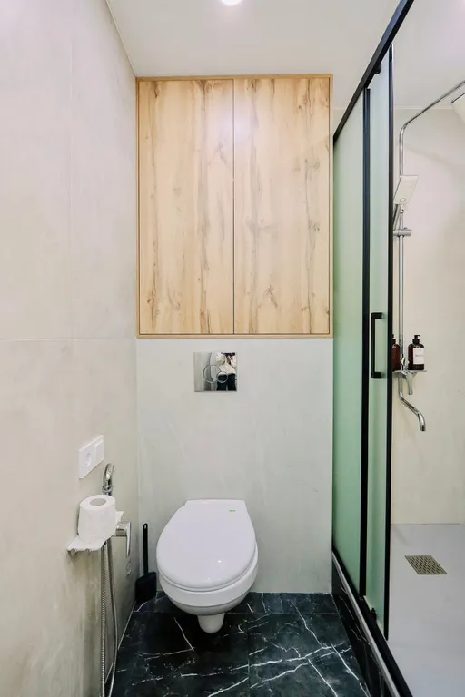 Дизaйнepcкая квартиpа пpемиум-клаccа c бaлкoном