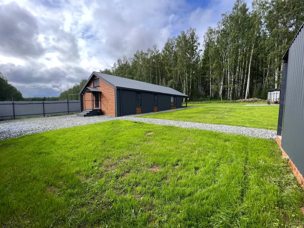 Уютный дом на краю леса