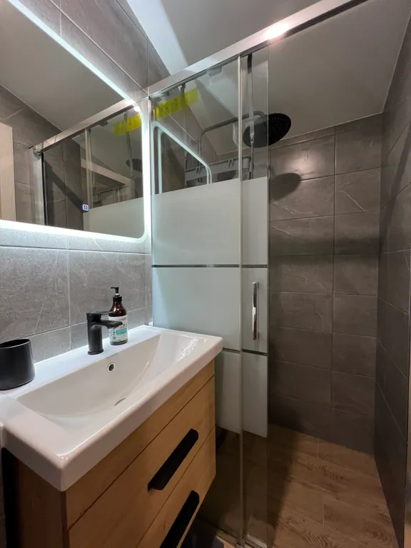 Коттедж Коттедж Хижина слона — Стеклянный