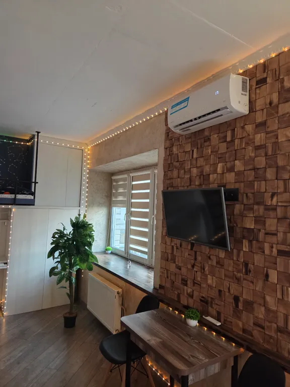 Студия с дизайнерским ремонтом в центре города