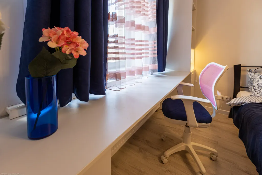 Три комнаты и два балкона в районе дендрария