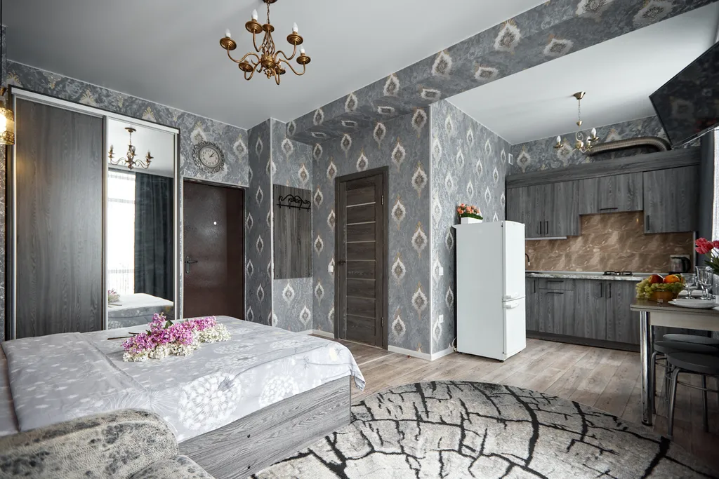 Студия с кованным балконом в историческом центре