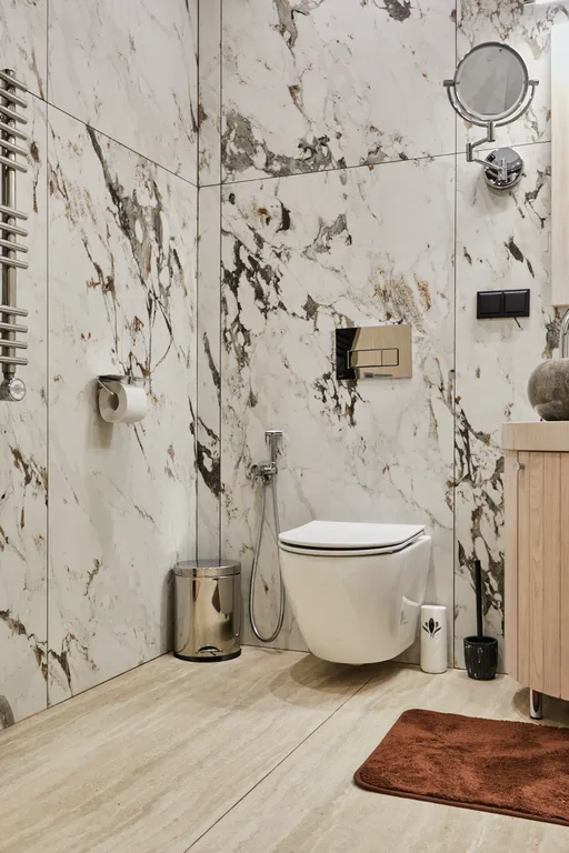 Полулюкс с кроватью размера king-size и видом на озеро