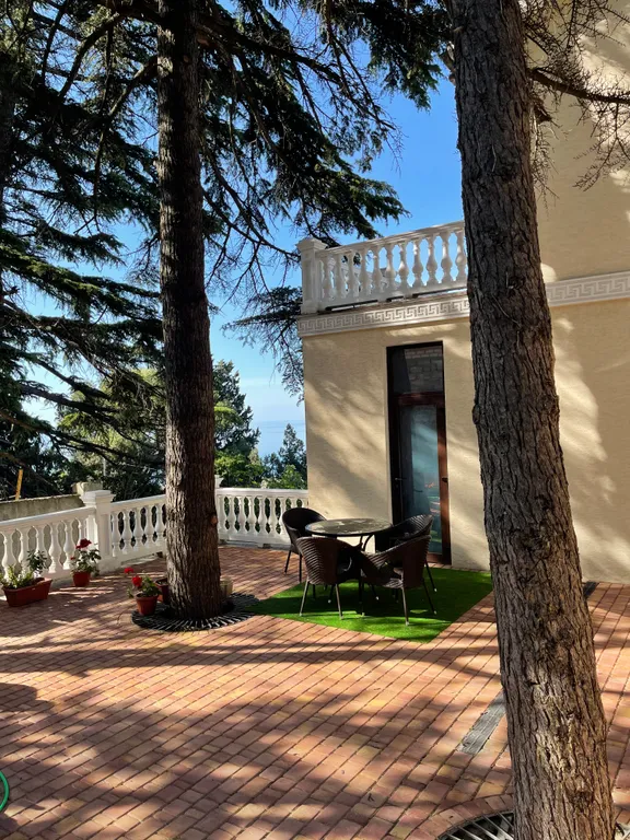 Шикарные апартаменты с видом на море и на Ай Петри