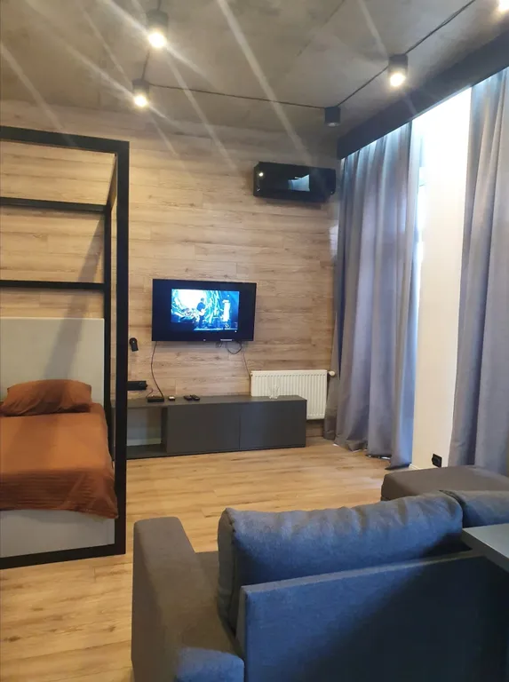 Центр, пешеходная улица Советская, закрытая территория, аллея фонарей