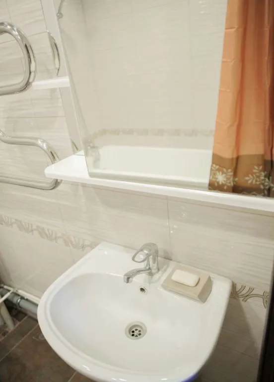 Стильные квартира с мансардой в центре