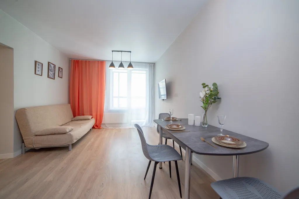 Евродвушка с балконом на Тверитина 41 для 4 гостей