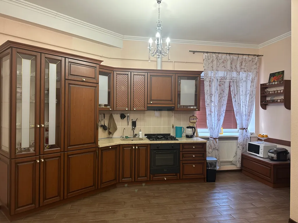 Дом для большой семьи в самом  сердце Ялты