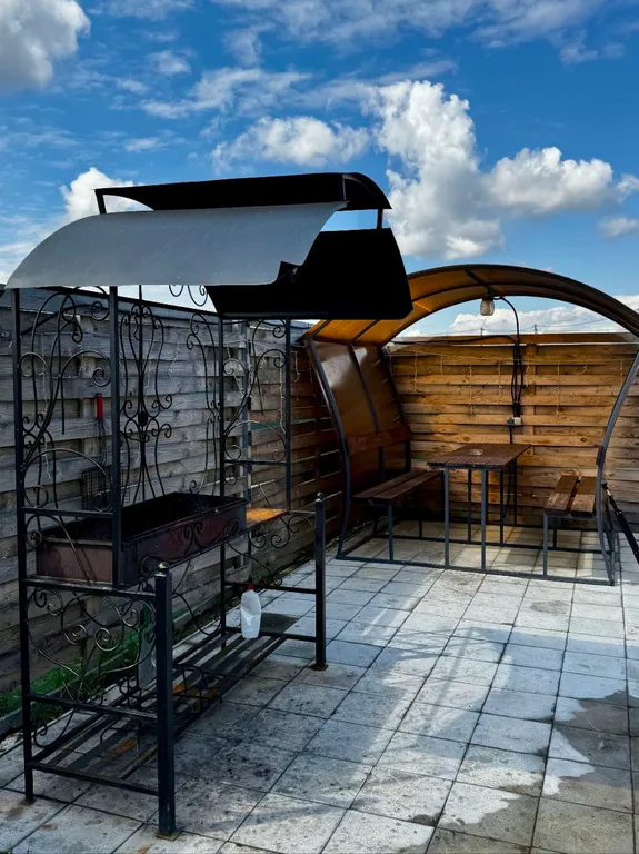 Дом-шалаш A-frame с большим глубоким бассейном и баня на дровах