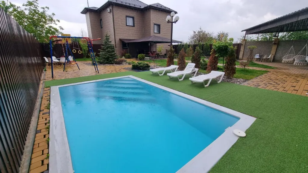 Коттедж Дом посуточно с бассейном — аренда посуточно в Волгоград