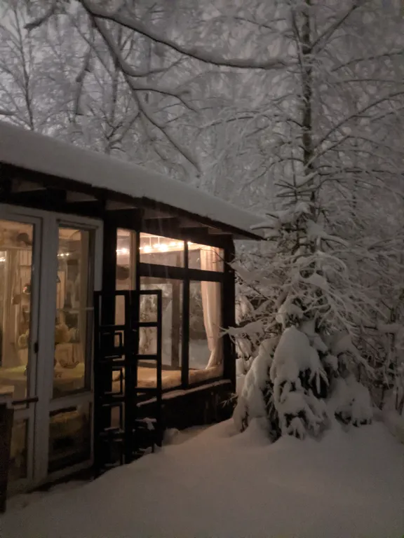 Коттедж Уютный домик с камином и бассейном — Глазово