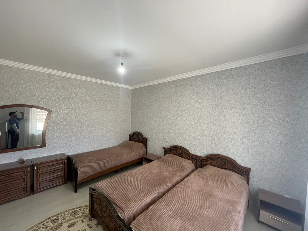 Трехместный номер с видом на горы