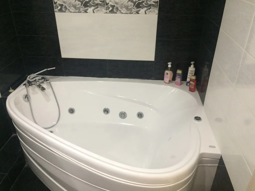 Студия с джакузи