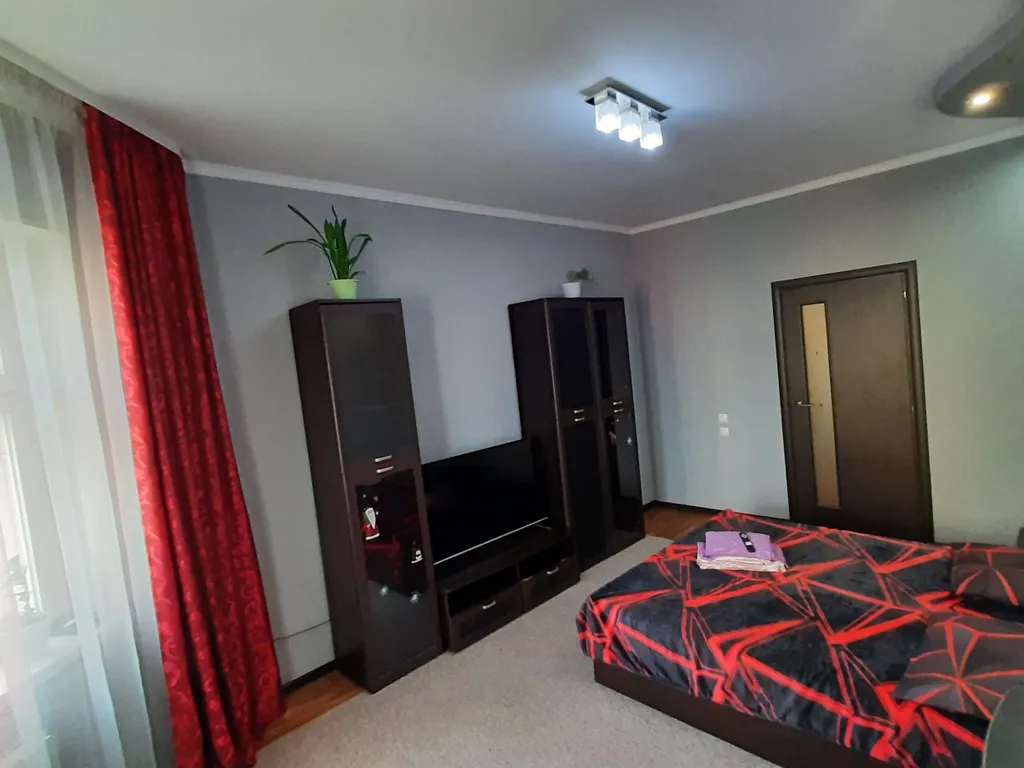 Нововартовская 4