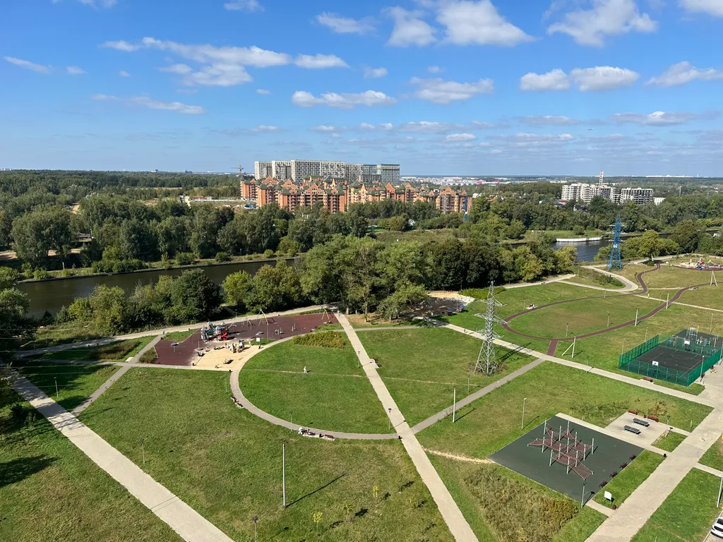 Студия с дизайнерским ремонтом и видом на канал Москвы реки