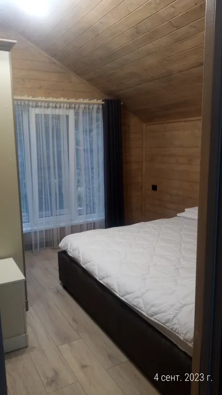 Коттедж с отдельной территорией