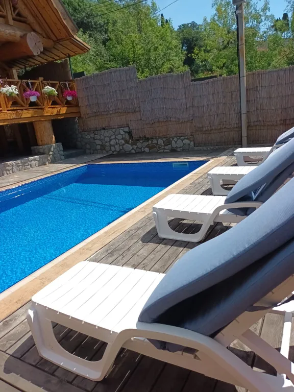 Дом - сруб с видом на море