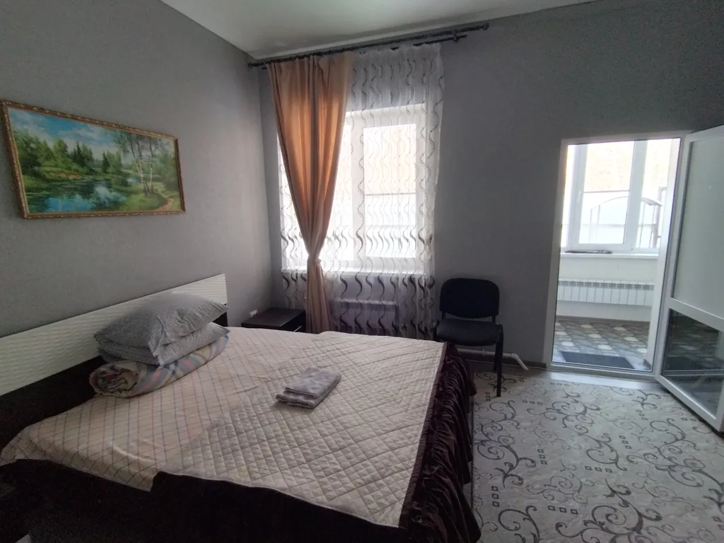 Гостевой дом Светлячок в тихом районе города Старый Оскол