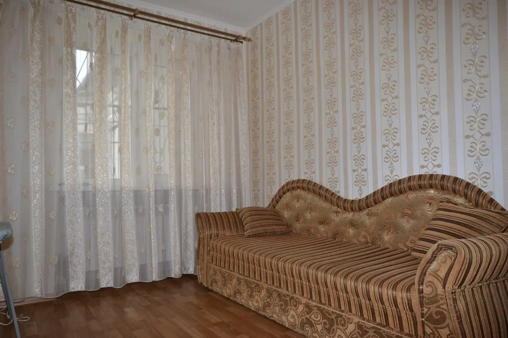 Уютный домик в тихом дворе в курортном центре города