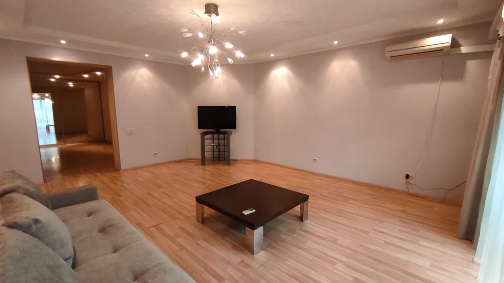 100-метровый люкс с 2-местной ванной-джакузи