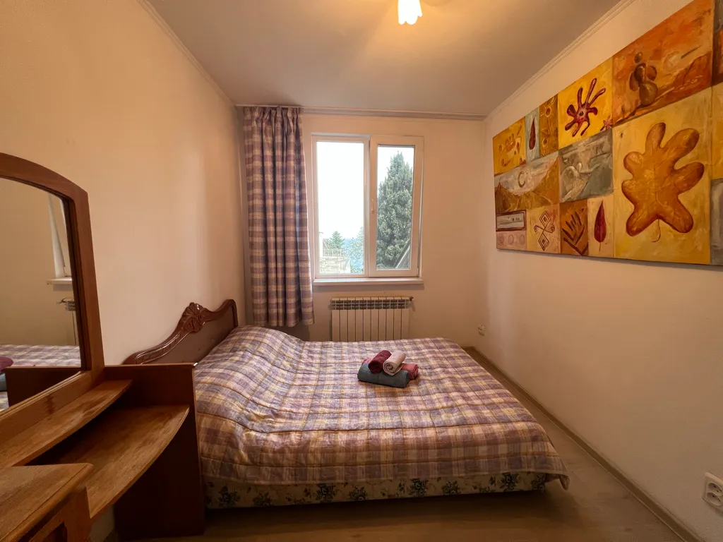 Двухкомнатная квартира в центре возле Массандровского пляжа