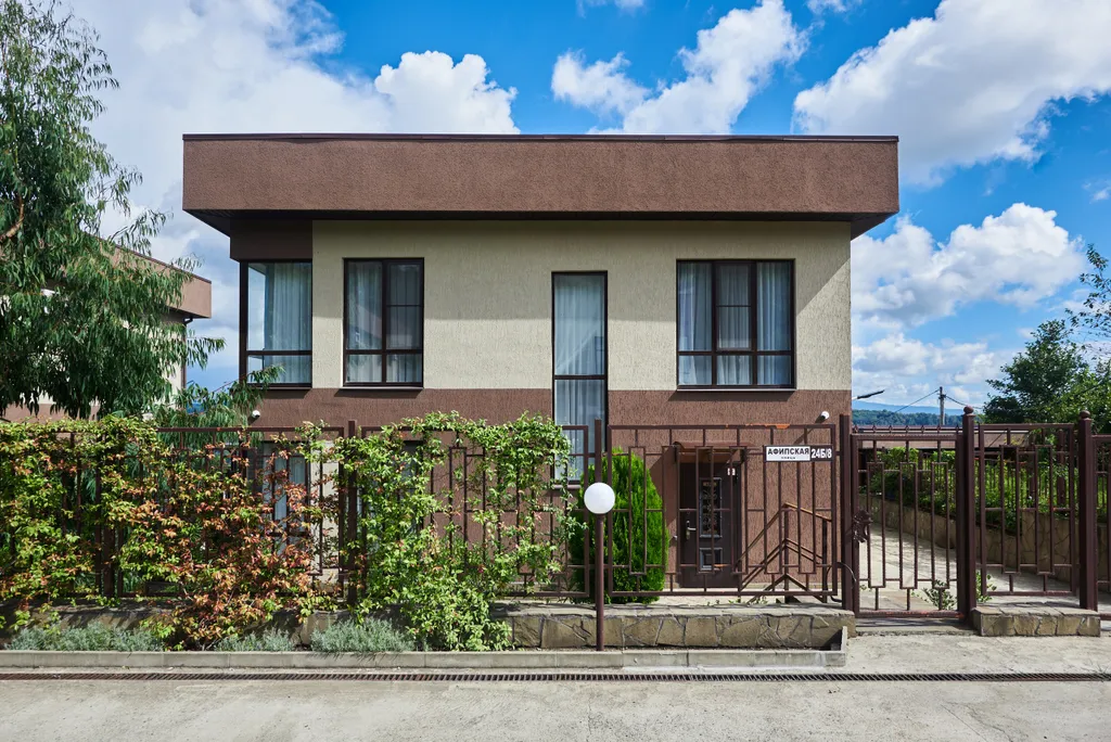 Видовой коттедж с бассейном и сауной