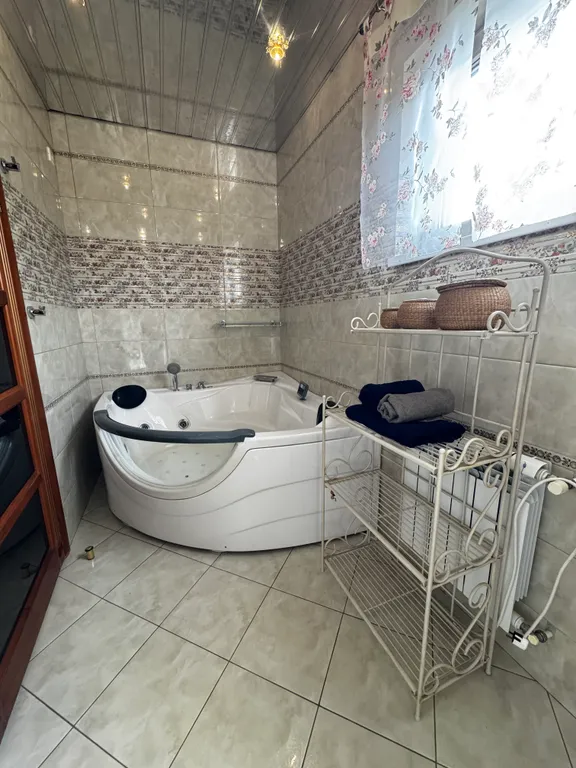 Уютный дом рядом с лесом