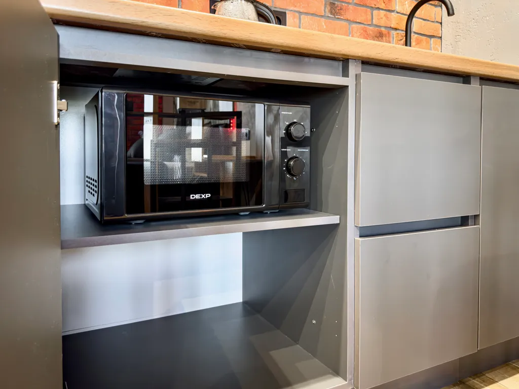 Брутальная студия в стиле лофт, панорамный вид