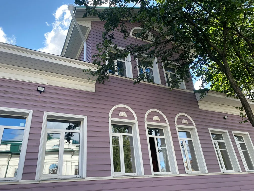 Семиместный номер с общей ванной комнатой