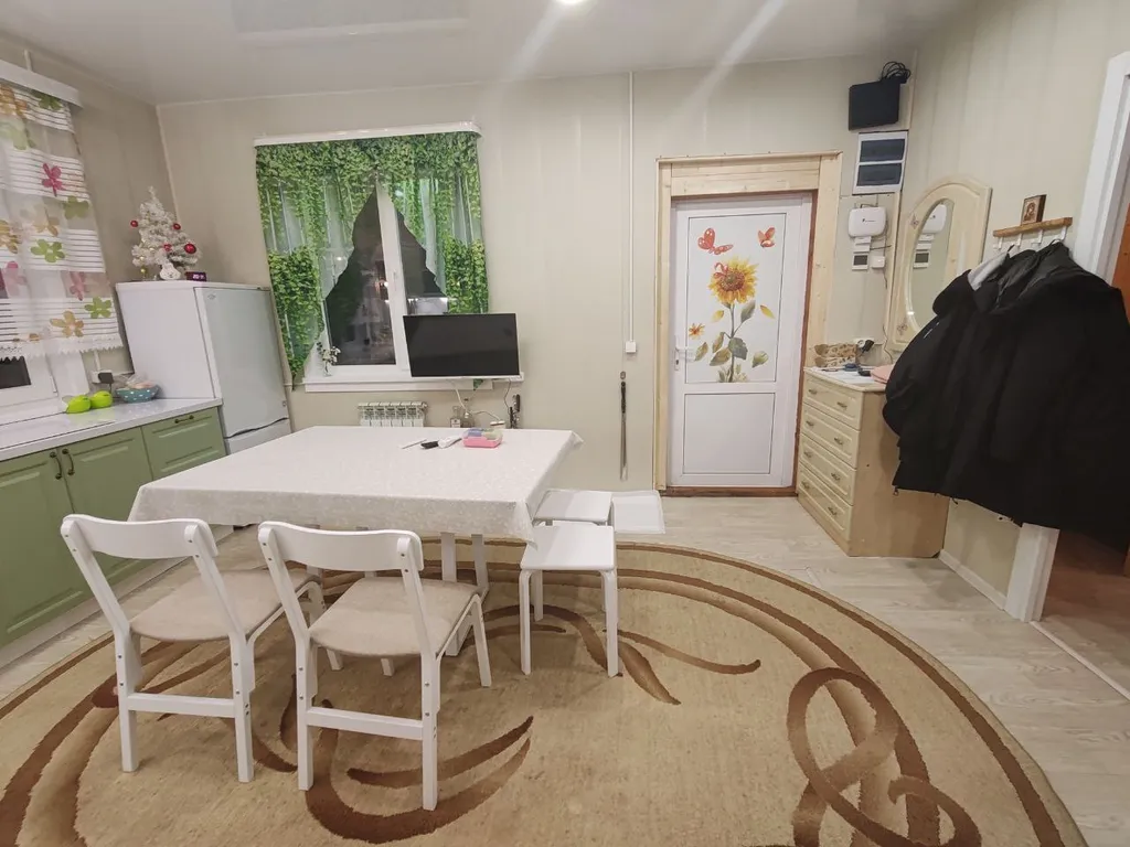 Дом у слияния рек, рядом с историей