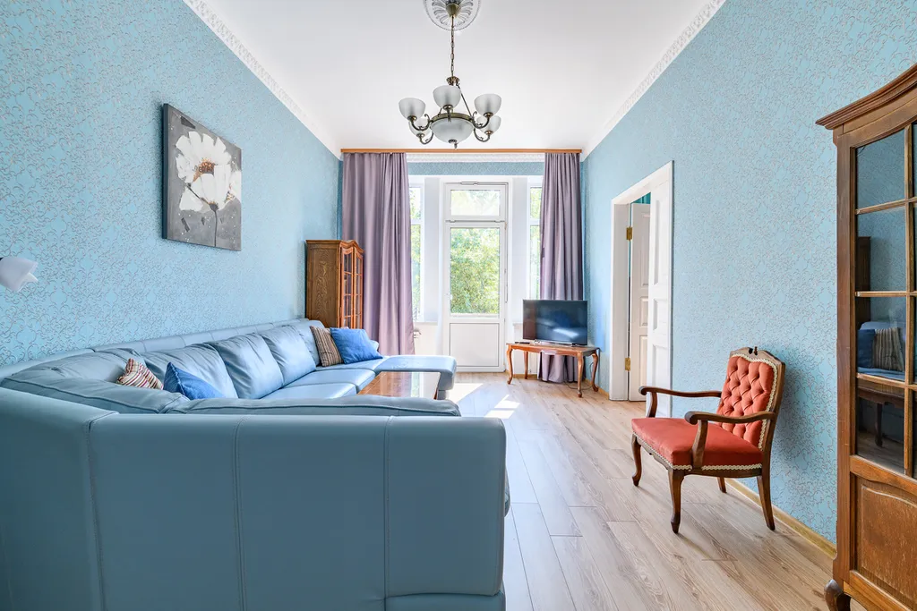 Роскошная квартира с балконом и парковкой рядом с Петропавловкой