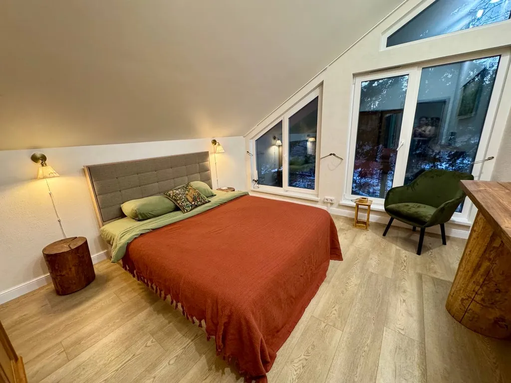 Уютный дизайнерский дом с сауной у самого леса