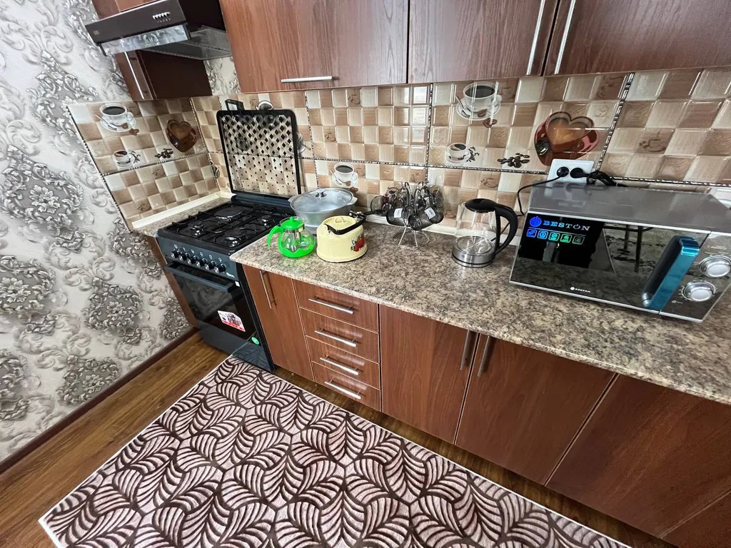 Любителей кожаных диванов (встретим бесплатно)