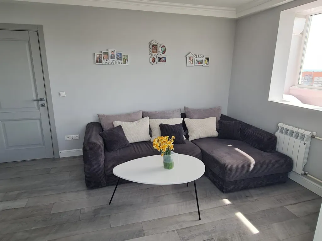 Трёхкомнатная квартира в Сочи  с видом на море и горы