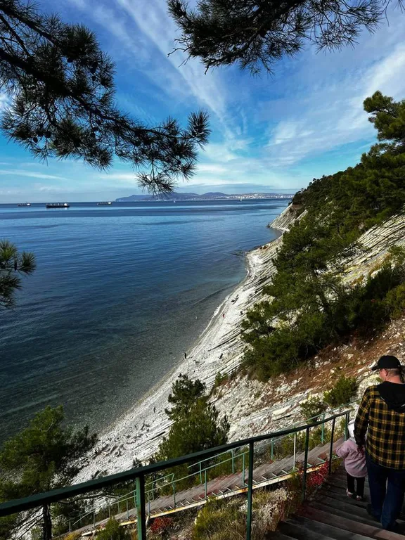 Дом с бассейном, чаном и баней для большой семьи