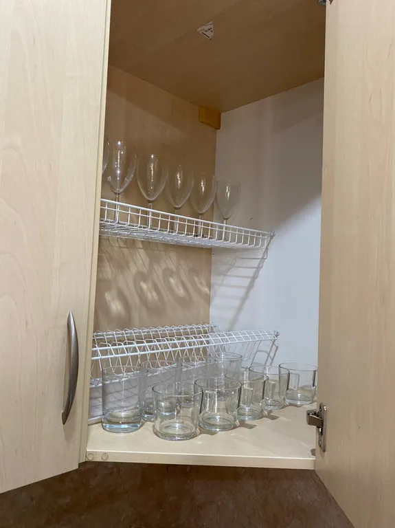 Уютный дом с собственным двором, навесом и парковкой