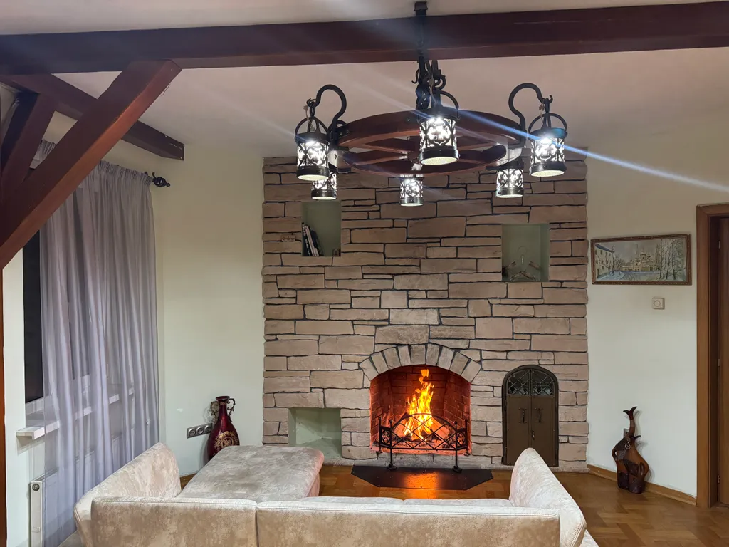 Коттедж у реки