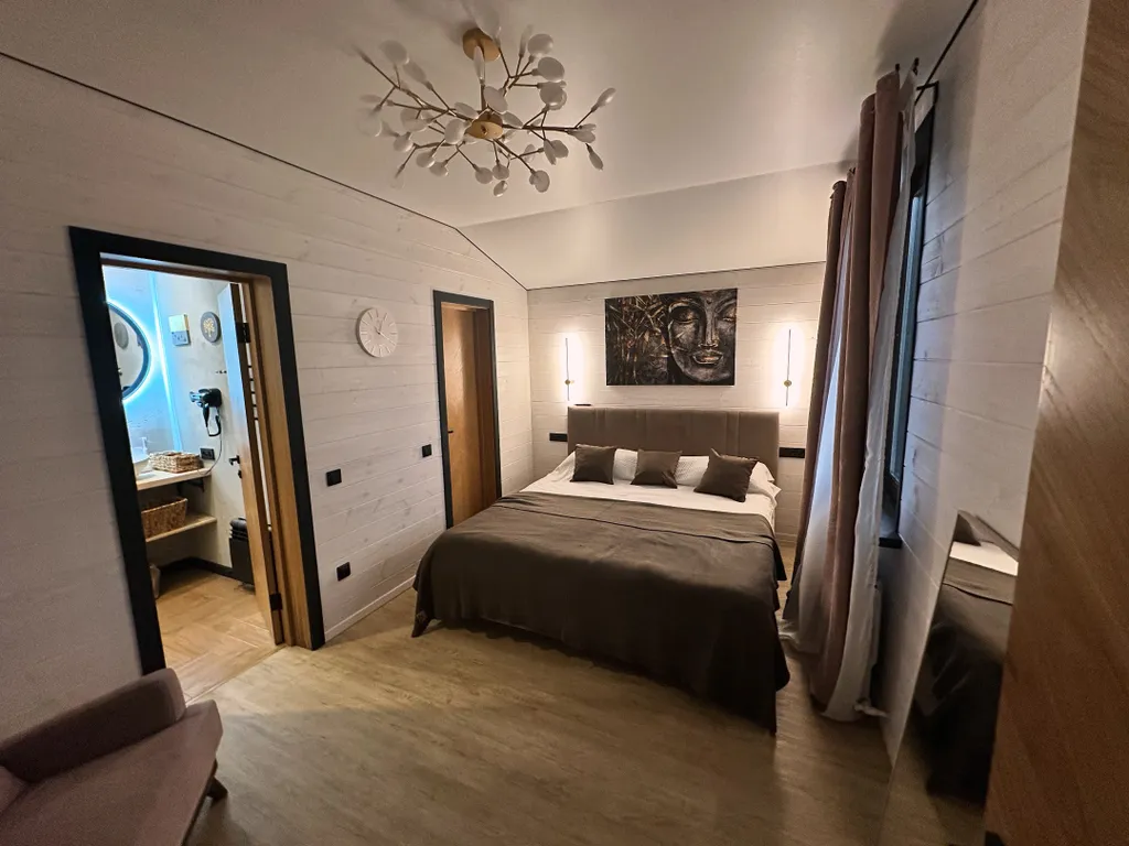 Новый коттедж с горячим бассейном