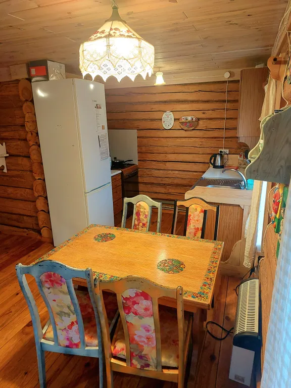 Милый дом на берегу озера